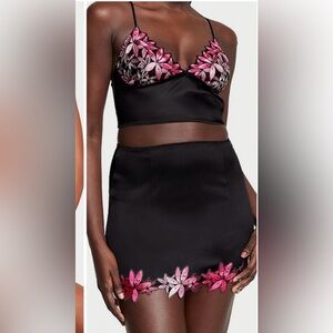 CLEARANCE $99 Victoria’s Secret 2 pc Floral embroidery Cami, Skirt set